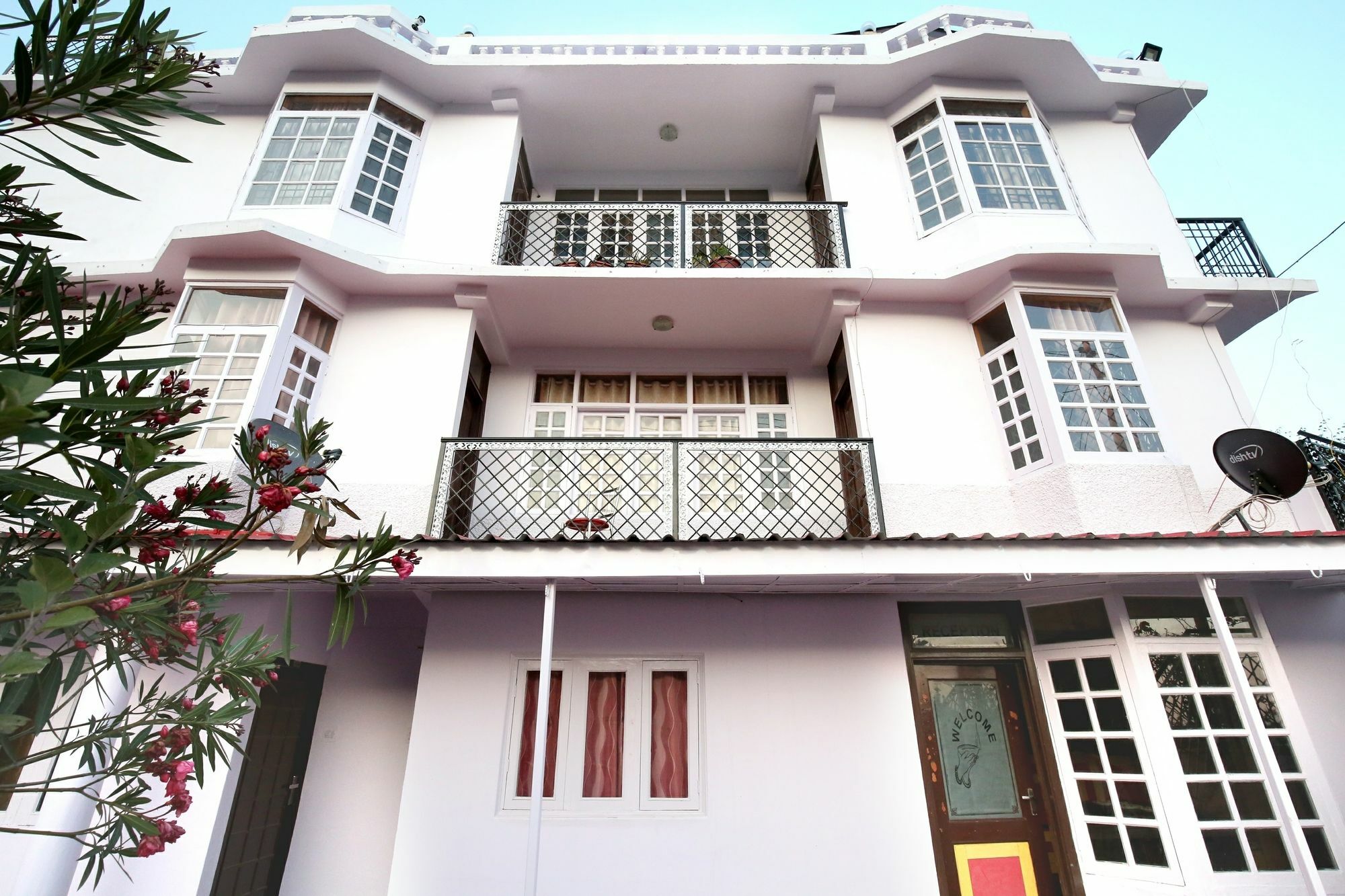Oyo 10306 Home Valley View 2 Bhk Bhattakufar Shimla Exterior foto