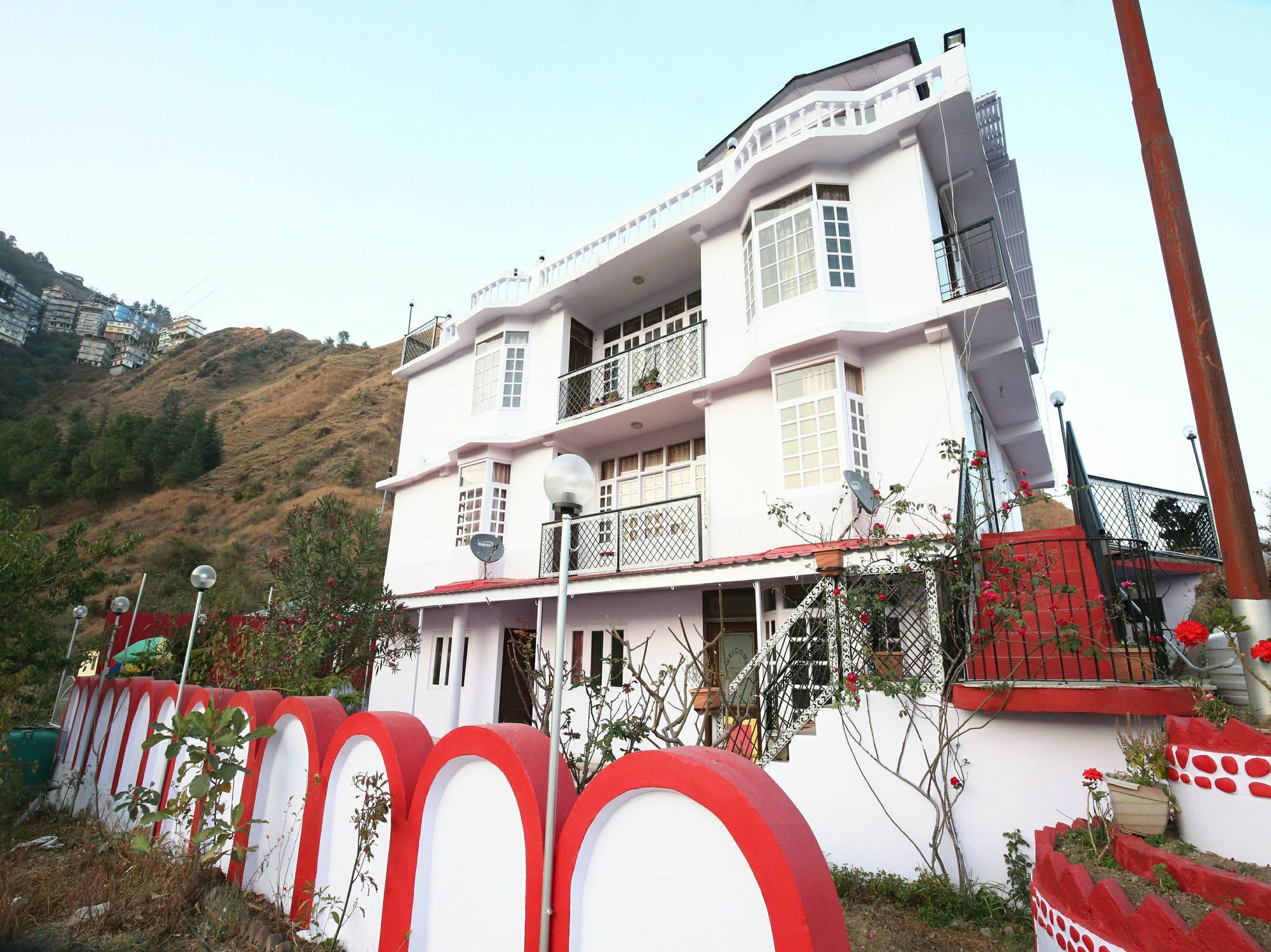 Oyo 10306 Home Valley View 2 Bhk Bhattakufar Shimla Exterior foto